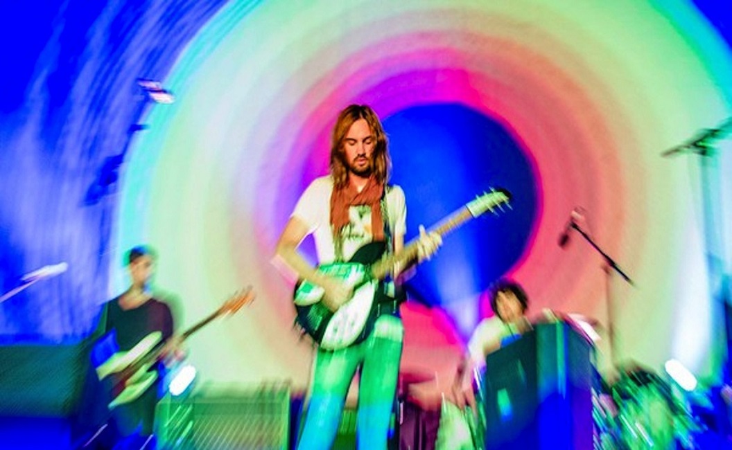 Video Musik "Breathe Deeper" Dari Tame Impala