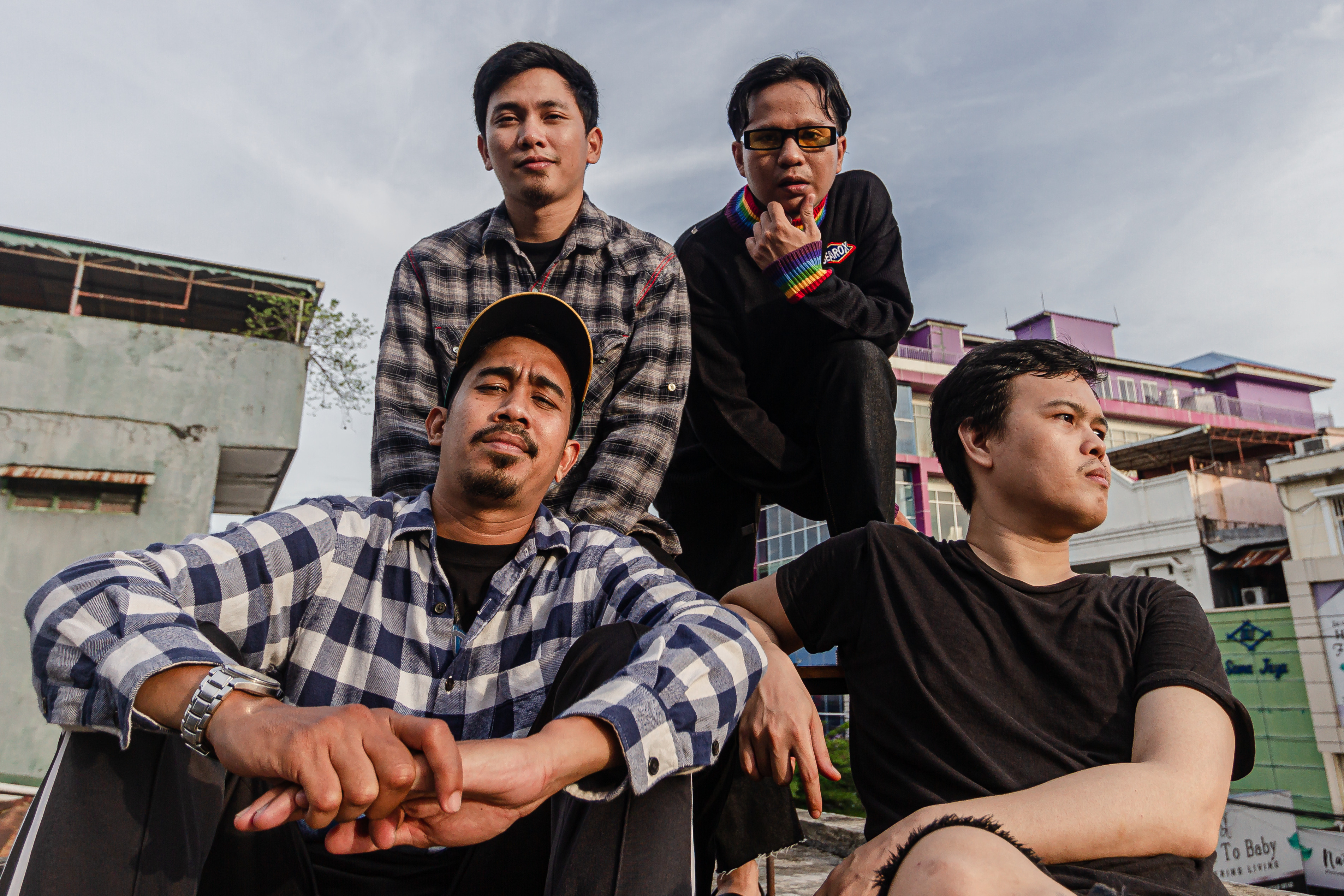 "Circles", Single Teranyar Paniki Hate Light